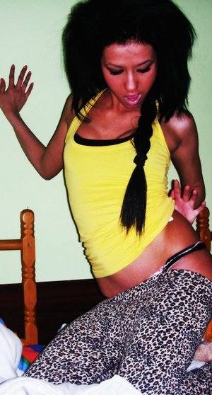 Meet Monica (19) from Arizona | No-Strings Adult Dating