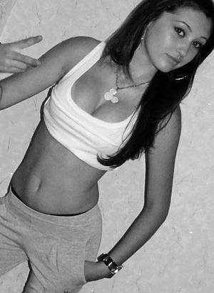 Janet, 24, Texas | Flirty Adult Profile for Older Men