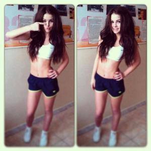 Connect with Melissa (19) in Massachusetts | Adult Dating