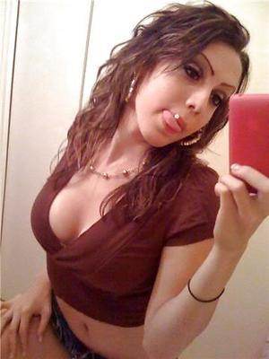 Photo of Theresa (19) from Algonquin, IL dating profile