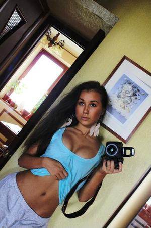 Adult dating profile photo of Camilla (19) in El Paso, TX