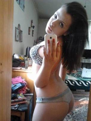 Joana (23) in Plainview, NY, adult profile photo