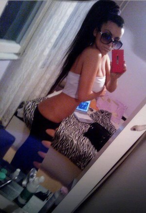 19-Year-Old Maryland Girl Yuridia Craves Mature Attention