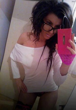 New York Babe Laurel, 22, Wants to Meet Older Men