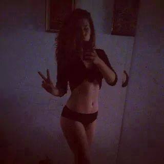 Kara (27) in Florida Wants Fun with 30+ Men