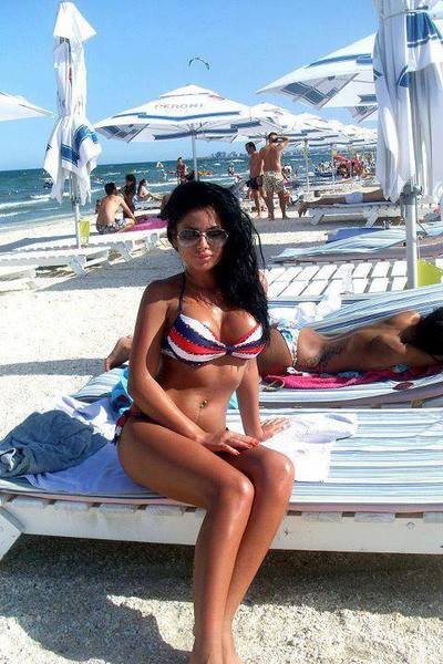 Thomasena from Hillsdale, Indiana is looking for adult webcam chat