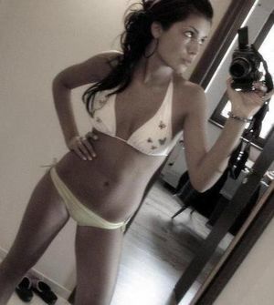 Remedios from Sanger, California is looking for adult webcam chat