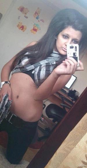 New York Beauty Viviana (21) Ready for Adult Dating