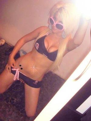 Looking for local cheaters? Take Lindsay from Washington home with you
