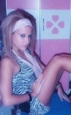 Melani from Broomes Island, Maryland is looking for adult webcam chat