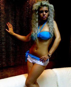 California Babe Meredith, 20, Wants to Meet Older Men