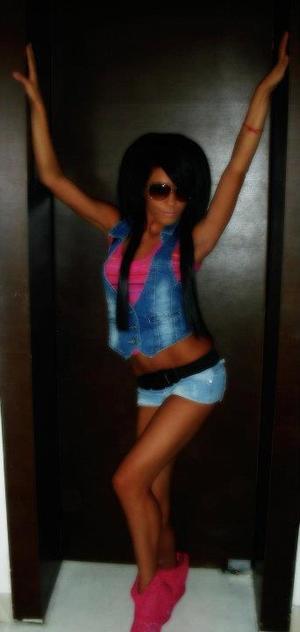 Angelique from Ohio is looking for adult webcam chat