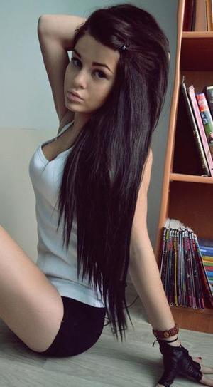 Ready to Chat? Ellen (24) from Florida Awaits