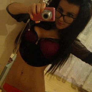 Gussie from Hatchechubbee, Alabama is looking for adult webcam chat