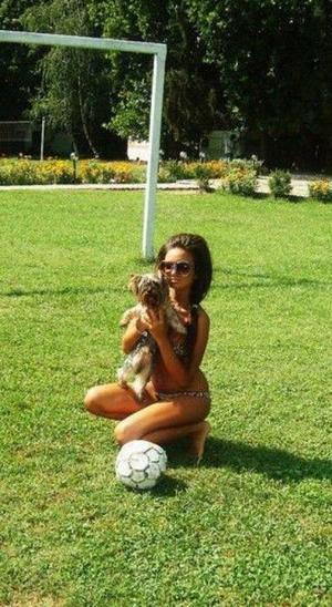 Izabella from Ontario is interested in nsa sex with a nice, young man