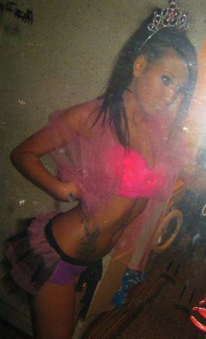 Mariana from Petersburg, Alaska is looking for adult webcam chat