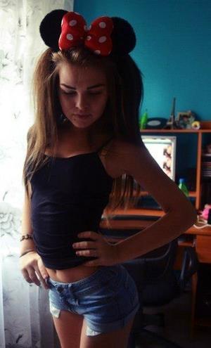 Iowa Hottie Damaris (21) Loves Older Men