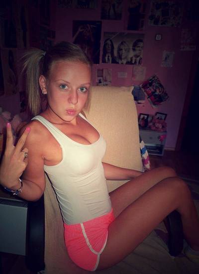 Margaret (18), Open-Minded California Girl Online Now