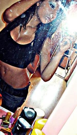 Chere from Forgan, Oklahoma is looking for adult webcam chat