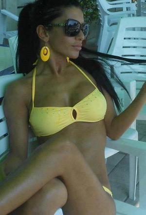 Meet 18-Year-Old Elisabeth from Missouri, She's Online Now