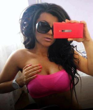 Luetta from Georgia is looking for adult webcam chat
