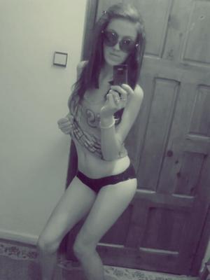 Emelia is a cheater looking for a guy like you!