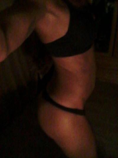 25-Year-Old Michigan Girl Skye Seeks Passionate Fun