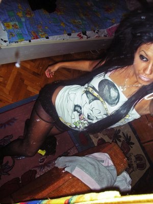 Meet Clare (18)‚ Hot District Of Columbia Babe Into Casual Fun