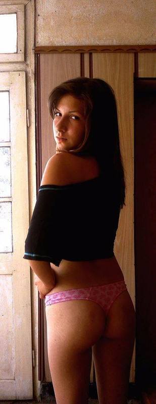 Shelby (19), Open-Minded Florida Girl Online Now
