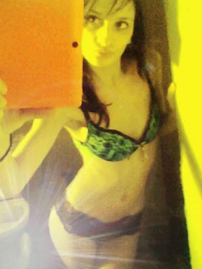 Michigan Charm Joanne (30) Looking for Older Match