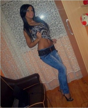 Leandra from  is looking for adult webcam chat