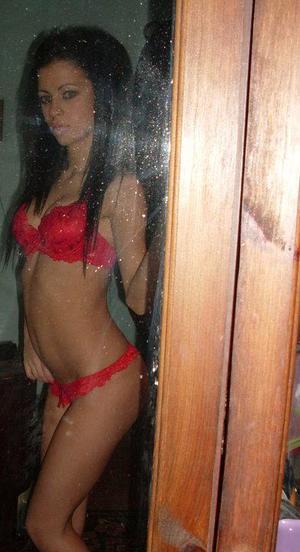 Tama from Labelle, Florida is looking for adult webcam chat