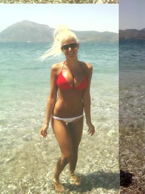 Yajaira from North Carolina is looking for adult webcam chat