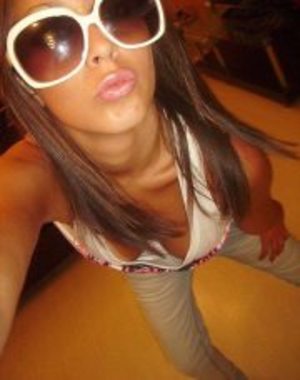 Esperanza from California is looking for adult webcam chat