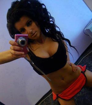 Meet local singles like Carolyn from Texas who want to fuck tonight