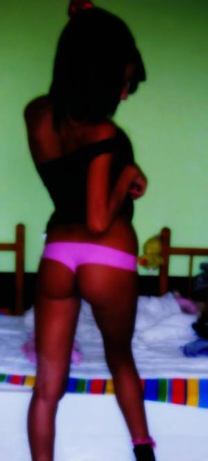 Paris‚ 26 and Single in Hawaii | View Her Profile