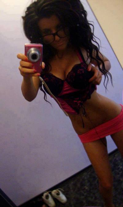 Meet local singles like Rachelle from Arlington, Georgia who want to fuck tonight