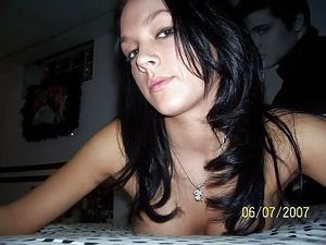 Discreet Florida Girl Julie (19) Wants Mature Company