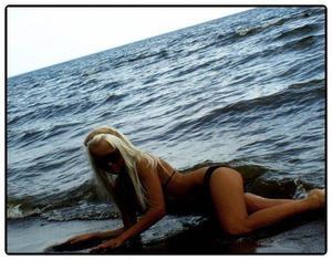 Celeste from Illinois is interested in nsa sex with a nice, young man