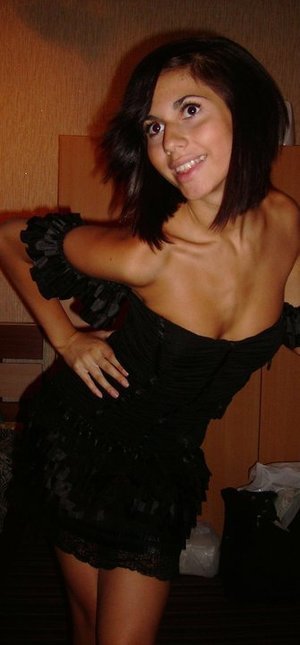 Elana from Genoa, Colorado is looking for adult webcam chat