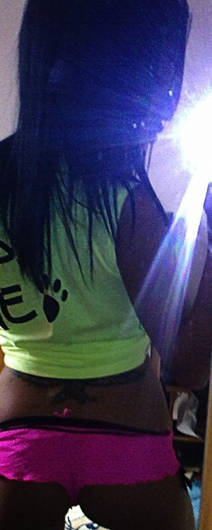 Ready to Chat? Natasha (24) from Ohio Awaits