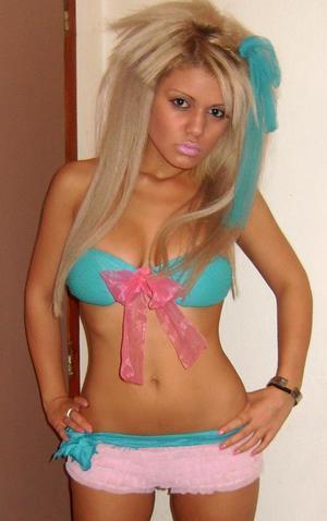 Ashton from Puerto Rico is looking for adult webcam chat