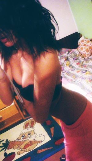 Jacklyn from Osage City, Kansas is looking for adult webcam chat