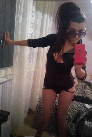 Jeanelle from Newark, Delaware is interested in nsa sex with a nice, young man