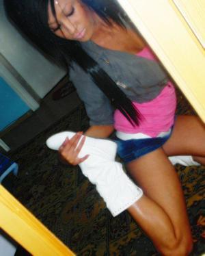 Camelia from Purple Sage, Wyoming is looking for adult webcam chat
