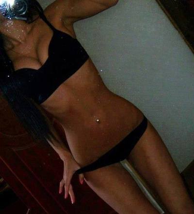 Stella (24) in Illinois Wants Fun with 30+ Men
