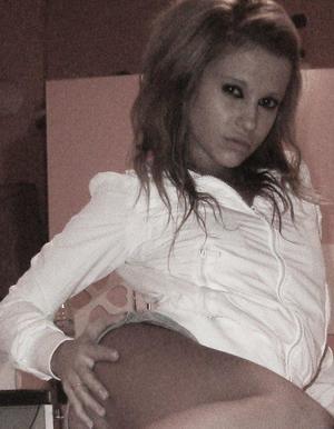 Swipe Right on Britney (21), Oklahoma Cutie Online Now