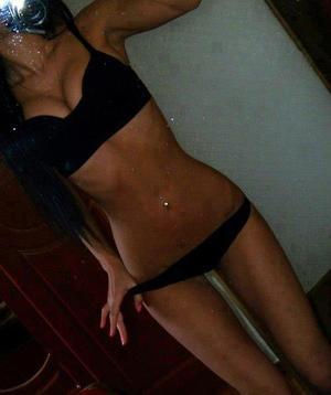Genoveva from Moorcroft, Wyoming is looking for adult webcam chat