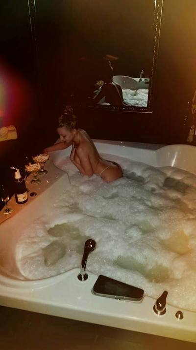Izabella, 29, New York Girl Seeks Discreet Encounters