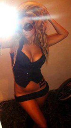 24-Year-Old Illinois Girl Camille Seeks Passionate Fun